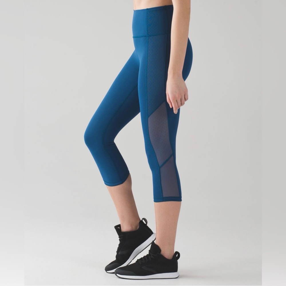 Lululemon Body Con Crop mesh Poseidon Blue leggings 6